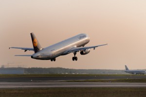 1104_A321-200_57-300×199-1