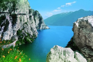 1398174995-300×199