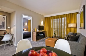 Adina-Apartment-Hotel-Hamburg-Michel-Foto-Adina-300×1961