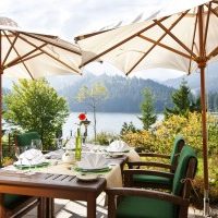 Arabella-Alpenhotel-am-Spitzingsee-Restaurant-Terrasse-Hier-lässst-es-sich-gesund-schlemmen-300×200