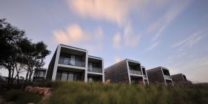 Beach_Rooms__Martinhal_Beach_Resort___Hotel_-300×207