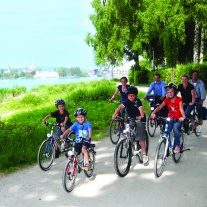 Bodensee-Sommer-Familienradeln-durch-drei-Länder-Bildnachweis-Radweg-Reisen-300×207