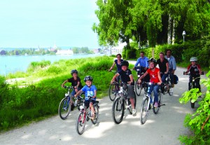 Bodensee-Sommer-Familienradeln-durch-drei-Länder-Bildnachweis-Radweg-Reisen-300×207