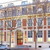 Courtyard-Paris-Boulogne-300×2081