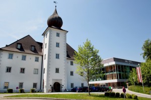 Das-Schloss-an-der-Eisenstrasse-im-idyllischen-Mostviertel-Ansicht-300×2001