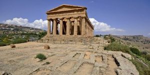 Der-Tempel-Agrigento-auf-Sizilien-Foto-DERTOUR-300×200