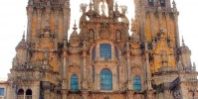Die-Kathedrale-von-Santiago-de-Compostela-Bedeutender-Wallfahrtsort-und-eines-der-Ziele-auf-dem-Kreuzflug-Jakobsweg-199×3001