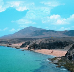 Die-Vulkaninsel-Lanzarote-ist-eine-spektakuläre-Kulisse-für-den-Ironman-Foto-Jahn-Reisen-300×290