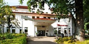 Flughafen-Hamburg-Mercure-Hotel-Hamburg-Airport-300×1931