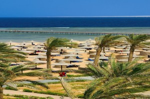Fünf-vor-Zwölf-Flucht-in-die-Sonne-Ägyptens-Foto-TUI-300×199
