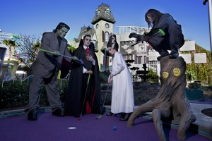 Hollywood-Drive-In-Golf-Now-Open-at-Universal-City-Walk©-2012-Universal-Orlando.-All-rights-reserved.-300×200
