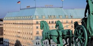 Hotel-Adlon-Kempinski_Outside-300×225