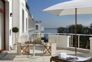 Hotel_Premium_Suite3-300×201