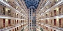 Hotelhalle-im-Maritim-Hotel-Magdeburg-212×300