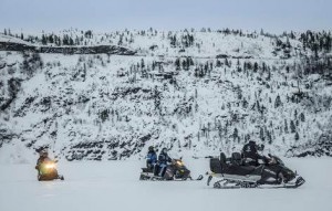 Hurtigrouten-Schneemobil-300×191