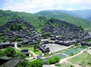 IKARUS-TOURS_Südchina_Miao-Dorf-Südchina-300×224