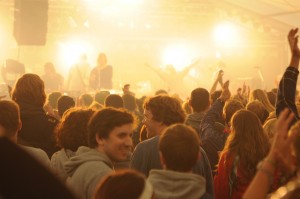 Immergut-Festival-2011-Rampenlicht-©-Niklas-Wolter-300×199