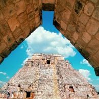 Imposantes-Zeugnis-der-Maya-–-die-Tempelanlagen-von-Uxmal-Foto-DERTOUR-194×300