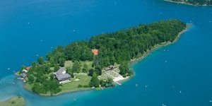 Inselhotel-im-Faaker-See-300×239