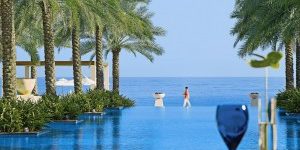 Jahn-Reisen-hat-das-Al-Bustan-Palace-Ritz-Carlton-im-Programm-300×2282