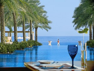 Jahn-Reisen-hat-das-Al-Bustan-Palace-Ritz-Carlton-im-Programm-300×2282