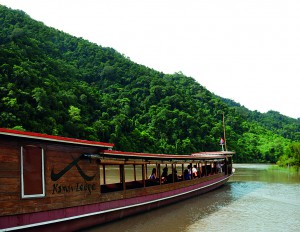 Laos-Boot-der-Kamu-Lodge-300×232