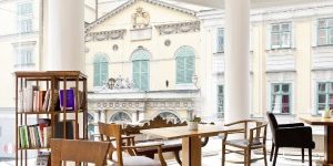 Lounge_Blick_aufs_Papagenotor__Hotel_Beethoven_Wien_-300×211