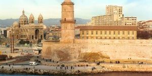 Marseille-Hafen-und-Kathedrale-Copyrights-ATOUT-FRANCE-300×233