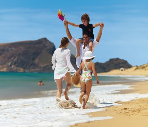 PXO-Auf_Porto_Santo_kommen_Familien-mit_Kindern_auf_ihre_Kosten-A-300×258