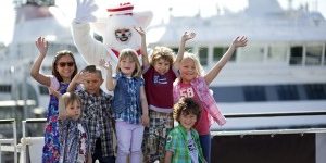 Per-Fähre-in-den-Familienurlaub-Foto-Viking-Linie-300×200
