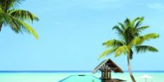 Pool-im-Ozean-Infinity-Pool-des-OneOnly-Reethi-Rah-©-OneOnly-Resorts-231×300