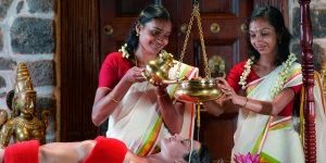 Shirodhara-Anwendung-Foto-Lotus-Travel-Service-300×225