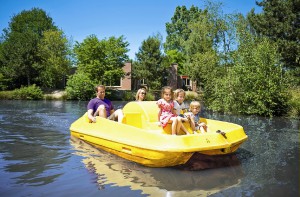Tretboot-Foto-alltours-300×197