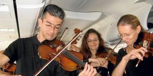 Westfalen-Festival-Orchester-2009-an-Bord-der-airberlin-Foto-airberlin-300×2051