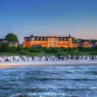 img_10663_aussenansicht_-_romantik_seehotel_ahlbecker_hof_-300×200